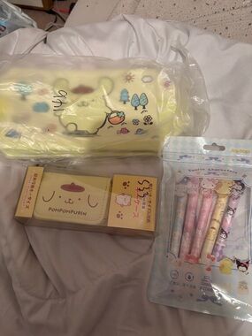 Sanrio Pompompurin Yellow Pencil Case & Pen Set